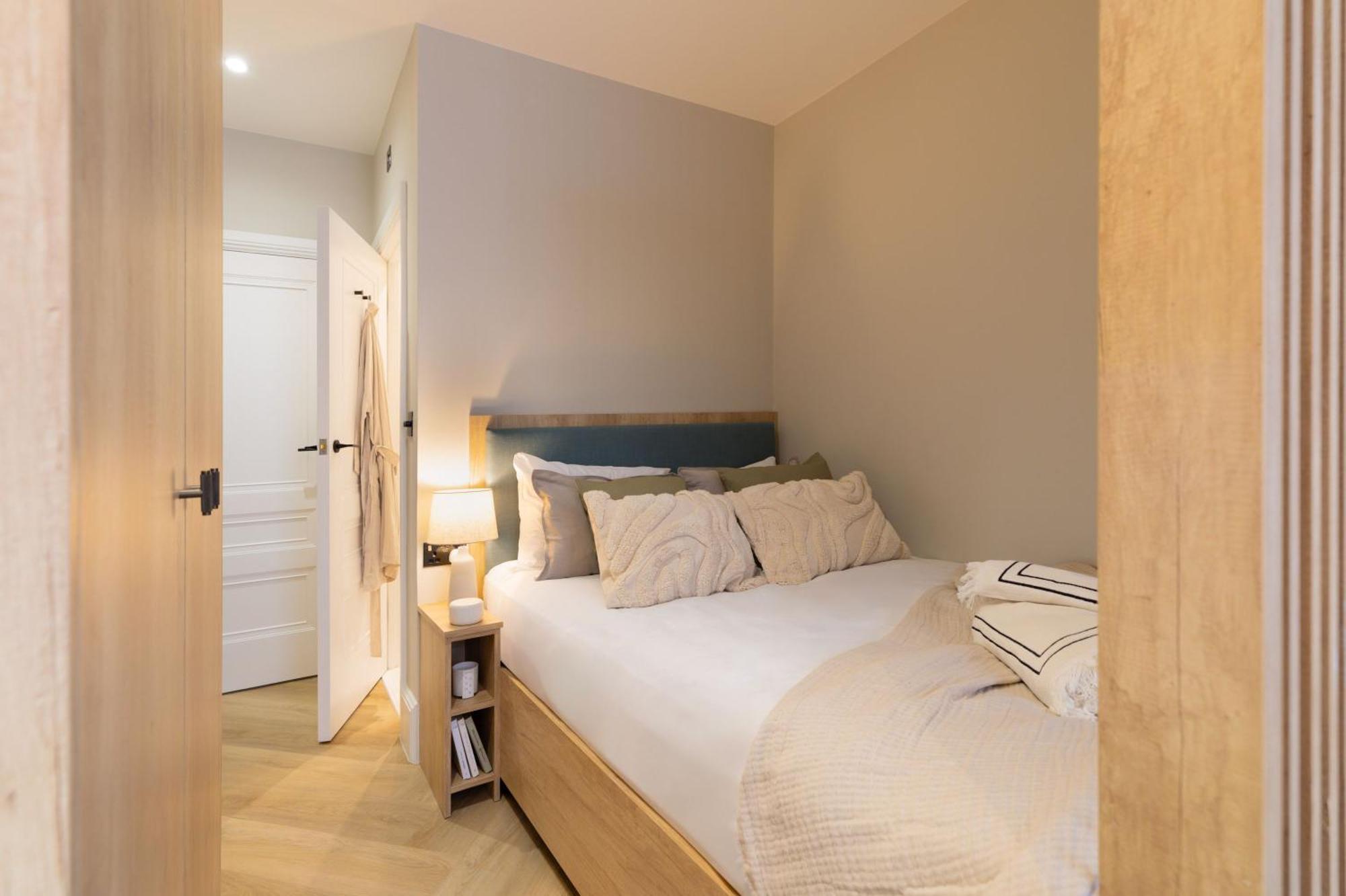 Smart In Sloane Square Apartment London