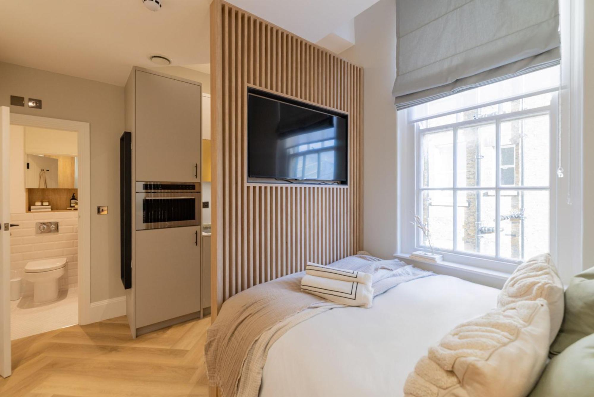 Smart In Sloane Square Apartment