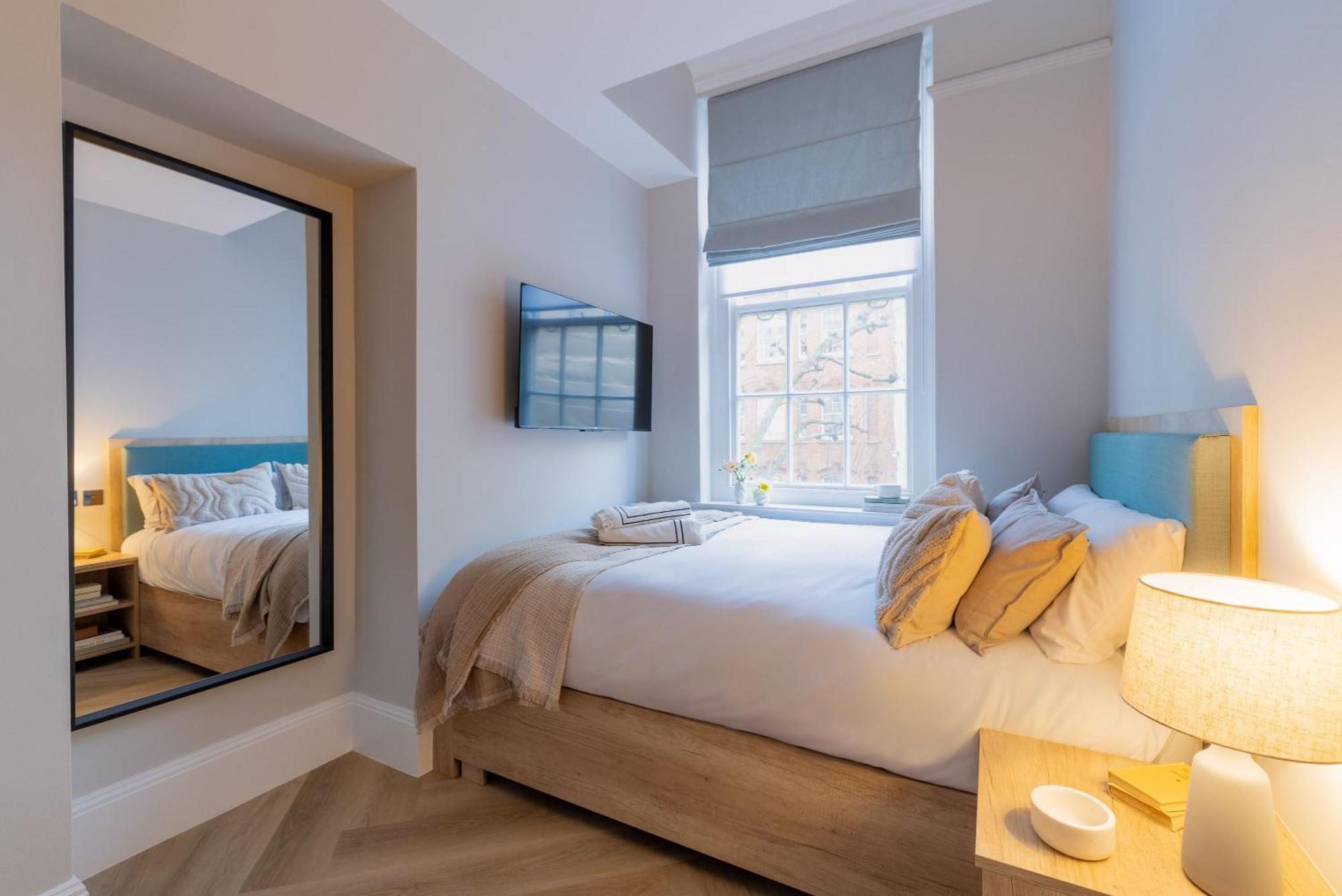 Smart In Sloane Square Apartment London